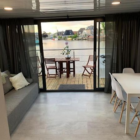 דירות זווארטסלאוס Unique New Houseboat Moored 4 מראה חיצוני תמונה