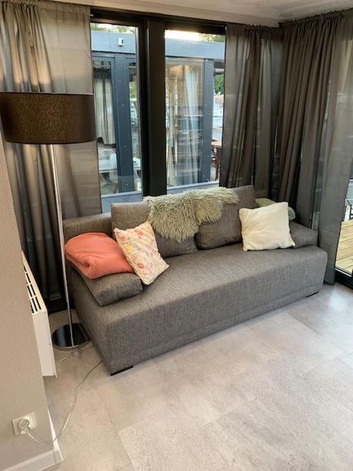 דירות זווארטסלאוס Unique New Houseboat Moored 4 מראה חיצוני תמונה